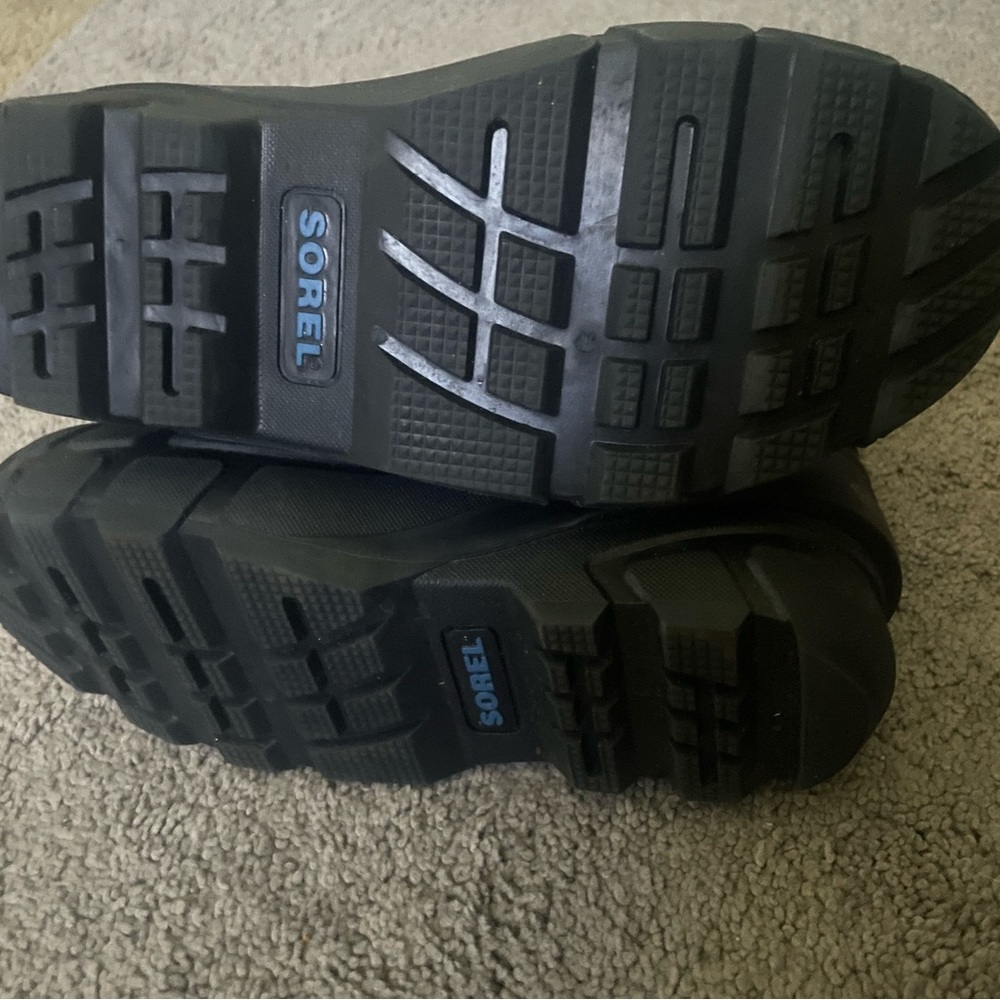 Sorel snow boots size 3  (youth) not toddler - Picture 6 of 7
